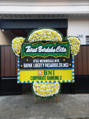 Papan Bunga Duka di Cicarimanah